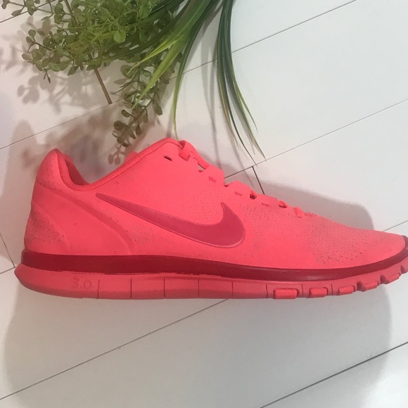 nike frees coral